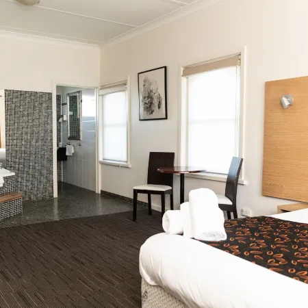 Sphinx Hotel Motel