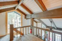 5 Mi to Lake Tahoe: Stateline Townhome
