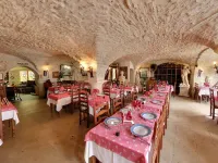 Logis Hostellerie Saint Martin Hôtels à : Creully