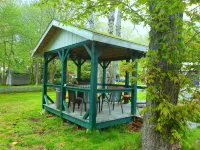 Wildwood Motel Hotels in Shelburne