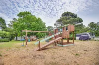 Pet-Friendly Buxton Home w/ Balcony, 2 Mi to Beach - parking