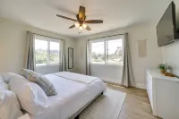 Modern Del Rey Oaks Retreat: 2 Mi to Monterey Bay! Hotels in Carmel Valley