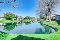 Spacious Mesquite Getaway - 1/2 Mi to Golf Course - parking