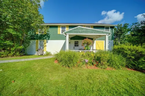 400 Ft to Chautauqua Lake, Mayville Cottage - spa