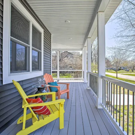Dtwn Ludington Apt w/ Fire Pit: Day Trip to Slopes