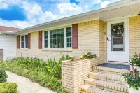 Moncks Corner Home ~ 4 Mi to Lake Moultrie! - Homestays
