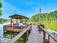'Duck and Bug's Cabin' on Boone Lake w/ Boat Dock! Hotels in Piney Flats