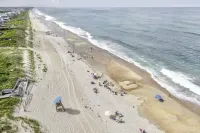 Wave Call, in Southern Shores, beckons you to this luxurious cottage!