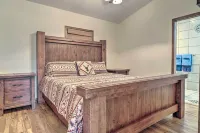 Home on Douglas Lake - Fish and Kayak! - Parkering