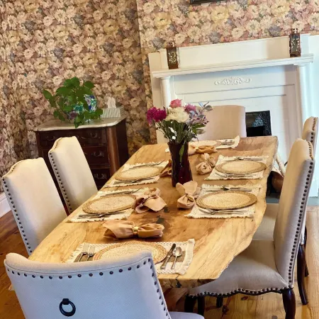 Red Rose Inn Bed & Breakfast