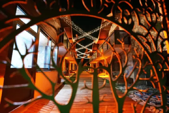 Tas Mahall Luxury Hotel