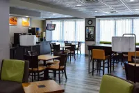 尤寧美國高速公路176號凱藝飯店