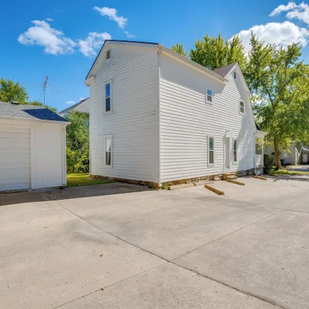 Walk to Dtwn Warrensburg Cozy Family Home!