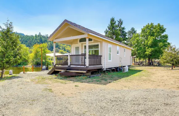 俄勒岡南部小屋：帶火坑和私人池塘！