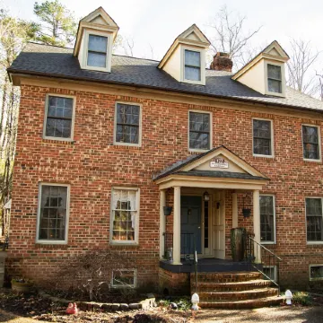 Williamsburg Sampler B & B