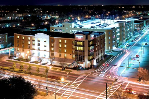 SpringHill Suites Marriott Norfolk Old Dominion University - breakfast