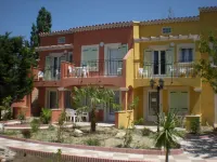 Appart'Hotel Festival Sud Aqua - Avignon TGV Hotels in Barbentane