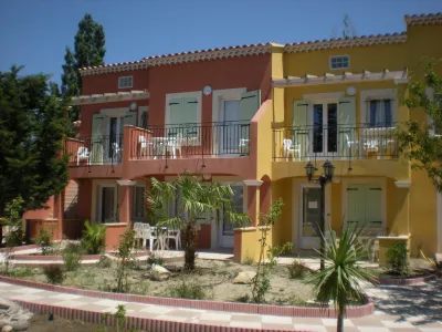 Appart'Hotel Festival Sud Aqua - Avignon TGV Hotels near IFC Avignon