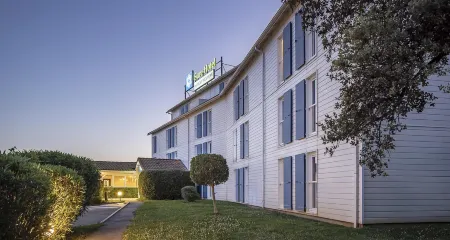 Sure Hotel by Best Western Nimes Est Отели в г. Сент-Анастази