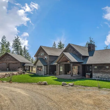 Mountain Top Retreat: Hot Tub, Sauna, Fire Pit, Seclusive 5 acres, Sunset Views