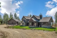 Mountain Top Retreat: Hot Tub, Sauna, Fire Pit, Seclusive 5 acres, Sunset Views
