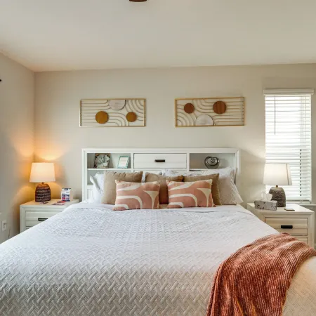 Frederick Townhome w/ Balcony, Close to Parks! Отели в г. Фредерик