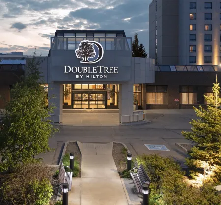 DoubleTree by Hilton West Edmonton