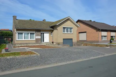 チャーミング ベルギアン ゲッタウェイ, バカンティーワニング イン アウズベルゲン - 3 ベッドルームズ & ガーデン のホテル