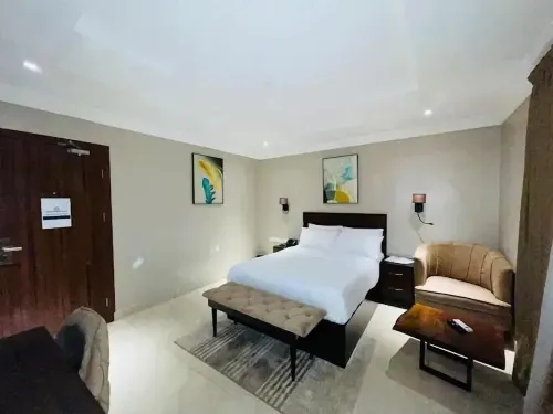 Pyramid Halal Apartments - balcón
