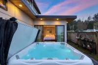 Chic Whidbey Island Waterfront Home w/ Hot Tub, Firepits + Views