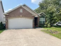 Lovely 3 Bdrm Home w/Free Parking Close to I-75!