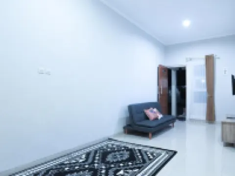 Villa Grand Taman Dau - 3 Bedrooms Hotels in Dau