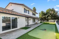 5BR Fun Haven: Pool, Mini Golf, Movie, Gameroom