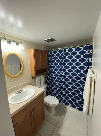 Great Location! Walk to Shands/UF/VA/Vet