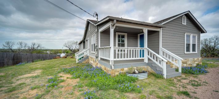 Pet-Friendly Texas Retreat w/ Deck & Gas Grill! Hotels in Llano County