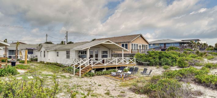 Oceanfront Amelia Island Cottage Deck and Boardwalk Hotels in Fernandina Beach