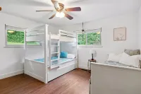 Tennessee Riverfront Cottage, HOT TUB on 3 Acres