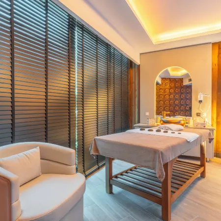Qlusive Hotel