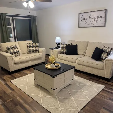 Cozy 2Br • Firepit • Minutes to Downtown & UW Campus • Near Lake Winnebago