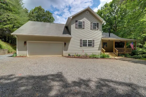 Hayesville River Run Home on Hiwassee River! - 3-Star