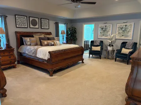 Spacious 4-bedroom house with backyard oasis