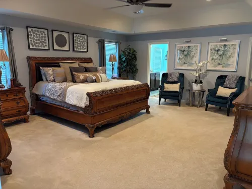 Spacious 4-bedroom house with backyard oasis