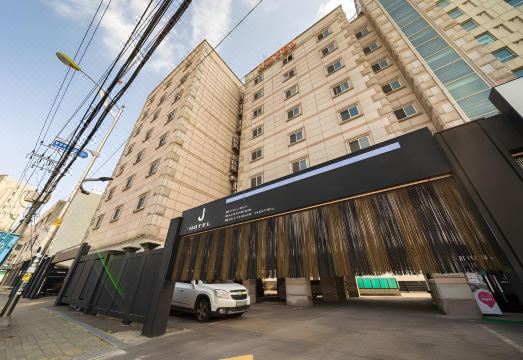 수원역 제이호텔 로비