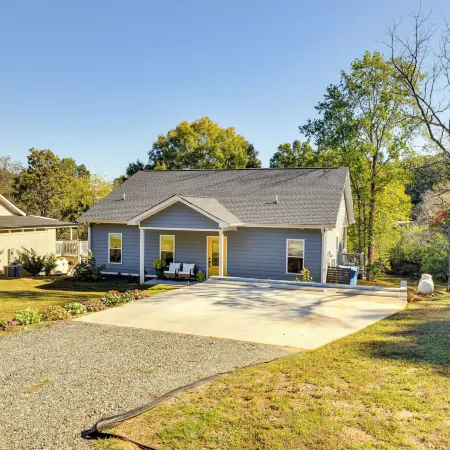 Waterfront Lake Hickory Retreat w/ Private Dock! Hotels in Clines