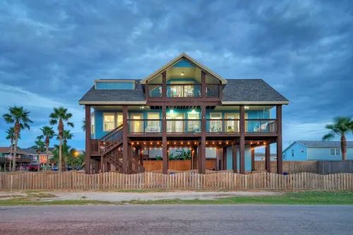 Incredible Nature Views, Golf Cart for Rent, Balcony Blue Crush by Avantstay