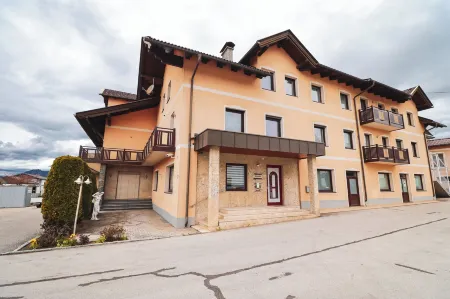 Frühstückspension Wernberg Отели в г. Ossiach