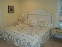 'Seaglass'-Perfect Beach House with Pool, Peaceful and Private - 4-Sterne