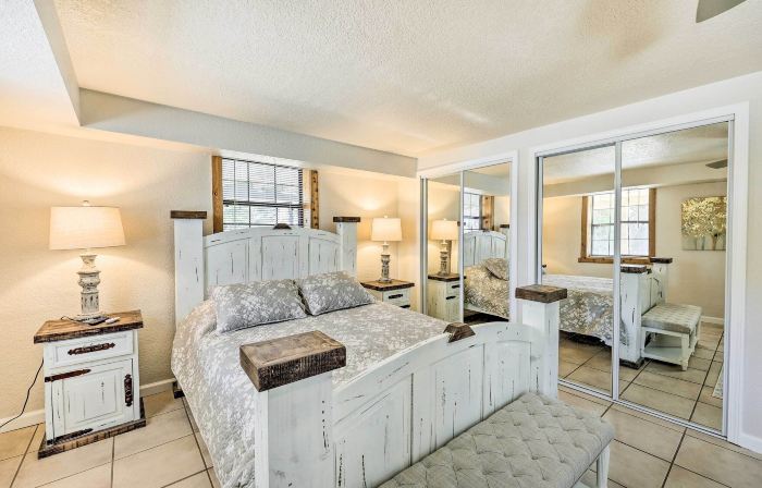 Private Pool Lakefront Home in Hot Springs!