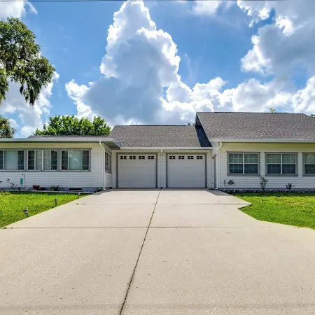 Explore Dtwn Crystal River: Walkable Duplex Unit
