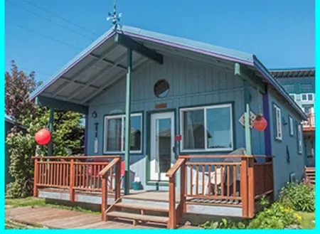 LA SERENA  A HOMER SEASIDE COTTAGE